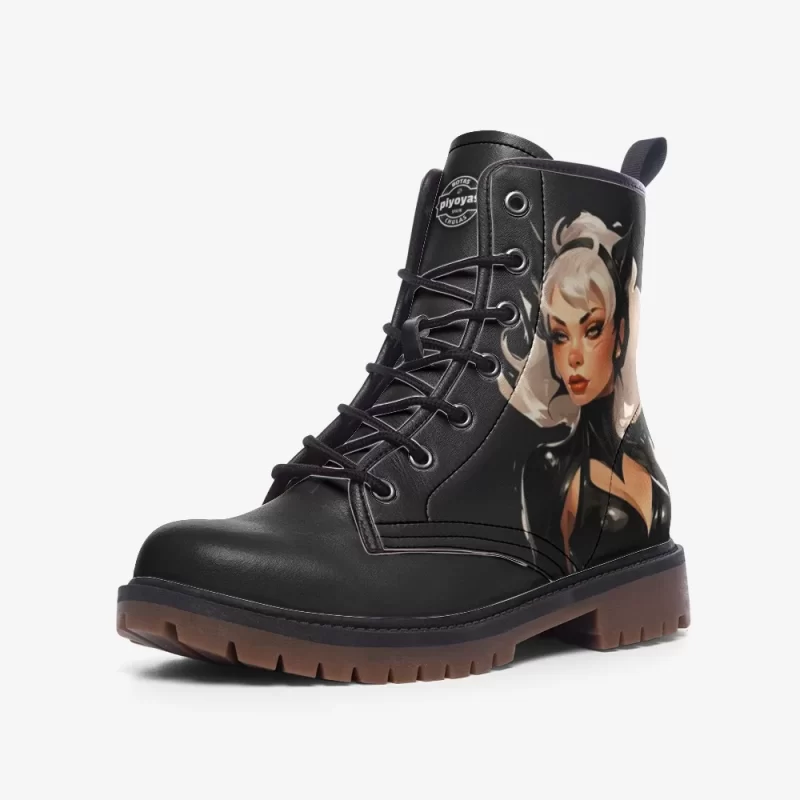 Kat Walker Botas Negras y Felinas